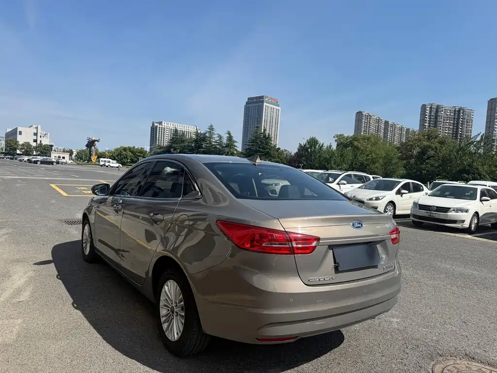 Ford Escort — миниатюра 11
