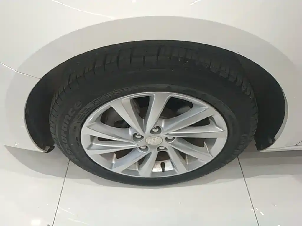 Buick Verano — миниатюра 23