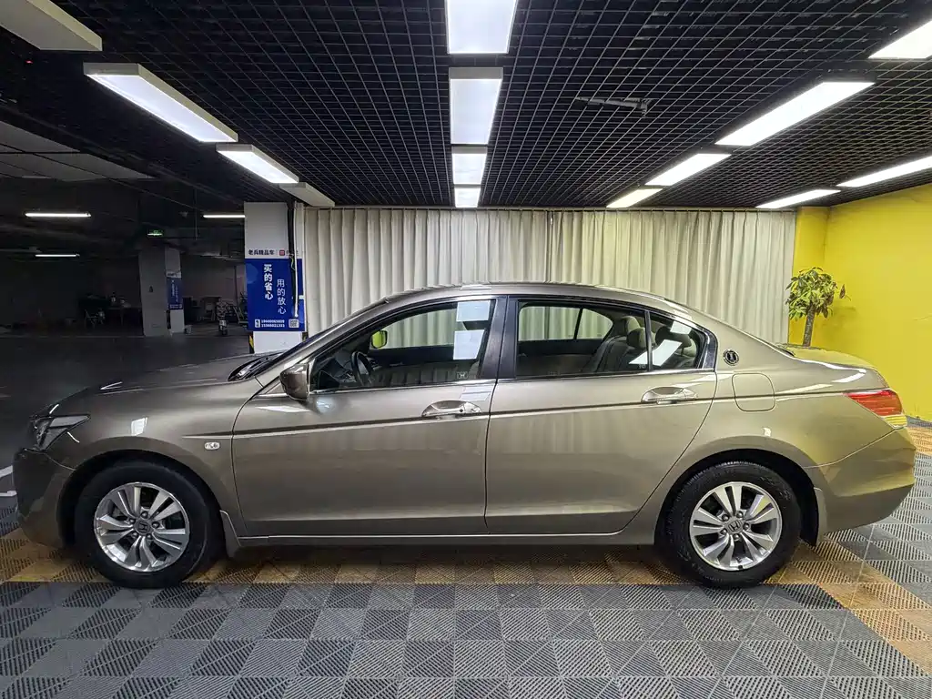 Honda Accord — миниатюра 11