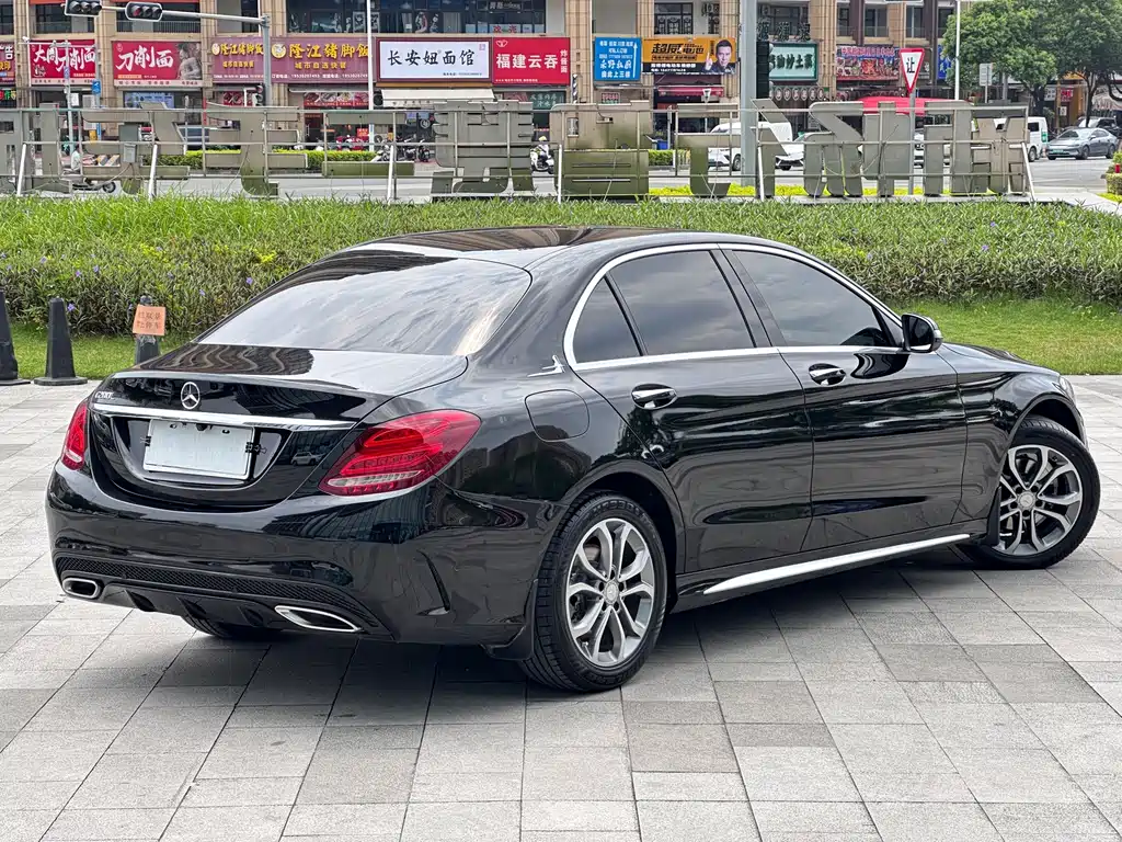 Mercedes-Benz C-Class — миниатюра 4