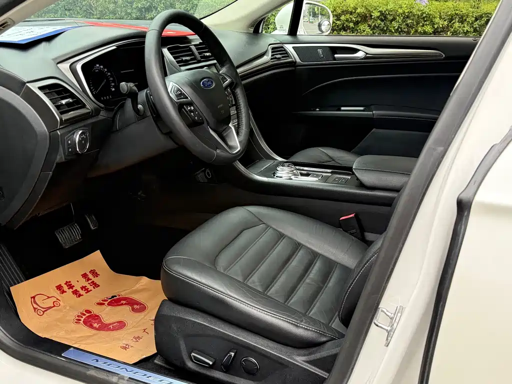 Ford Mondeo — миниатюра 7