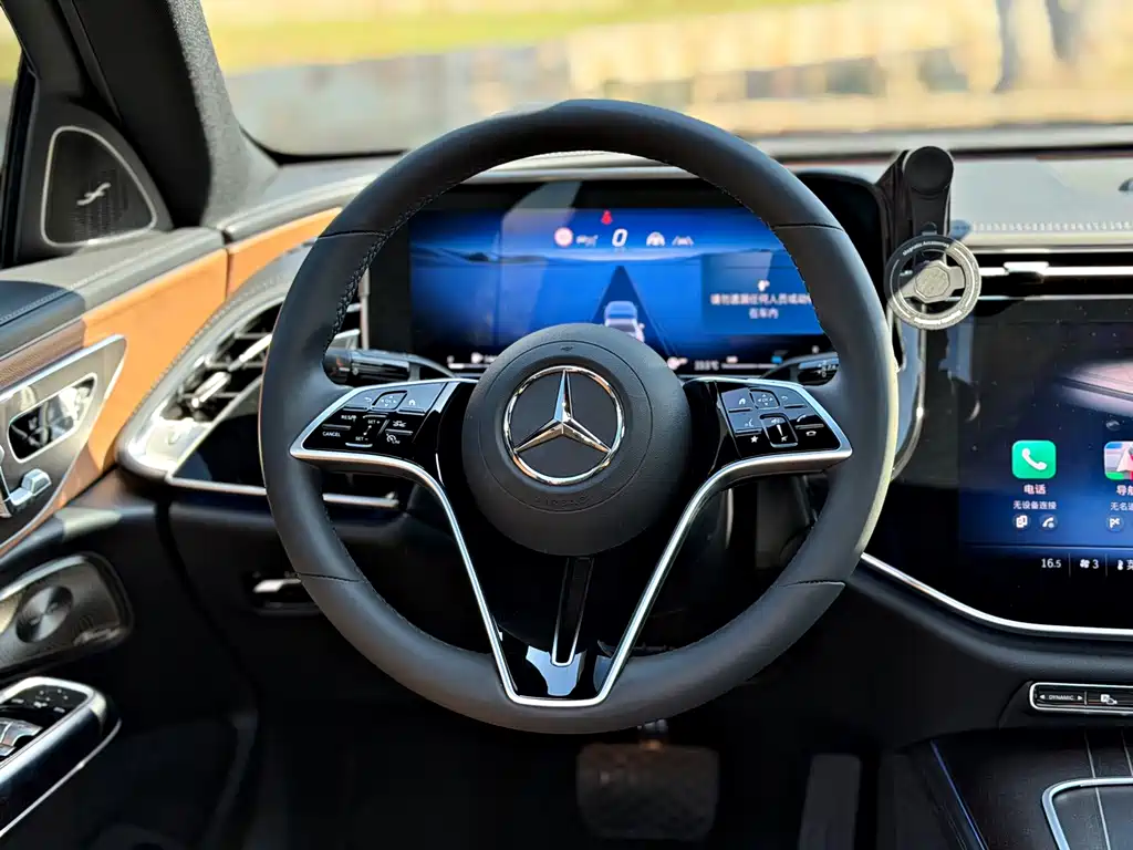 Mercedes-Benz E-Class — миниатюра 11