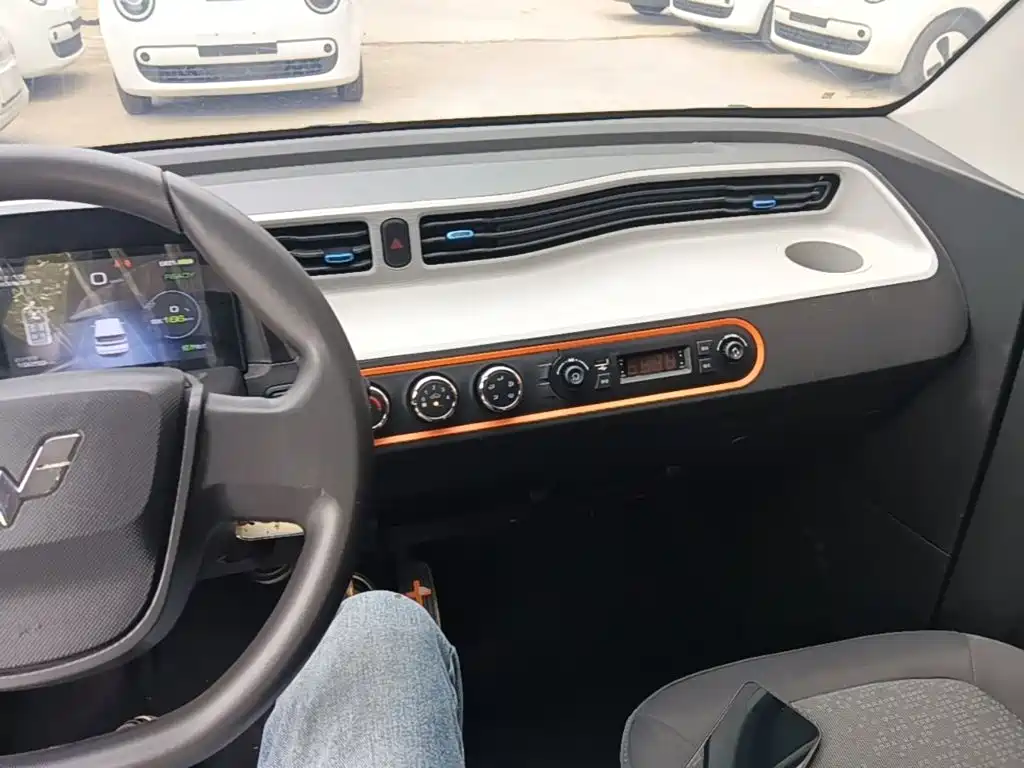 Wuling MINIEV — миниатюра 10