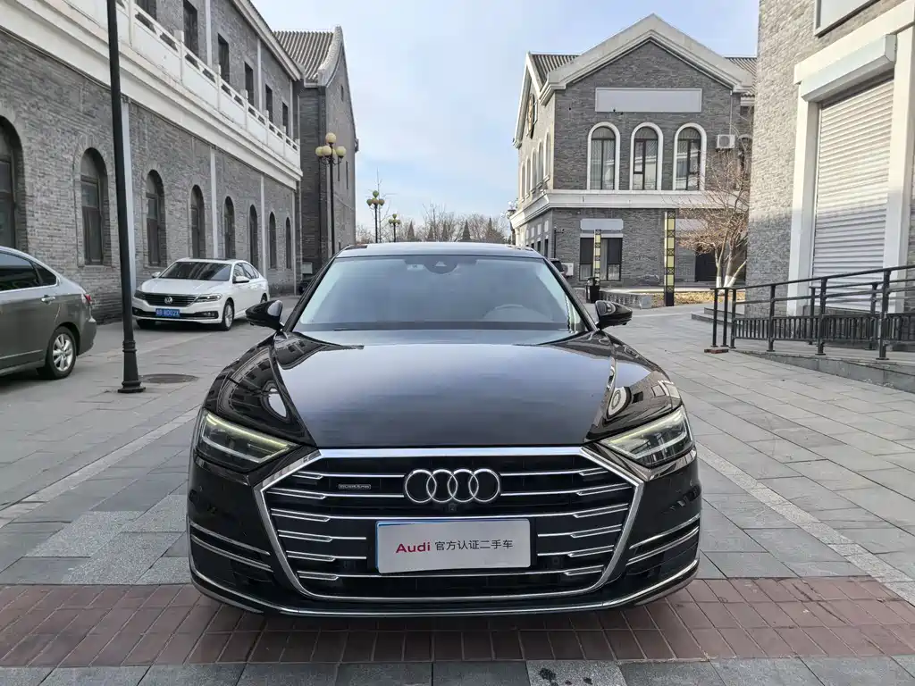 AUDI A8