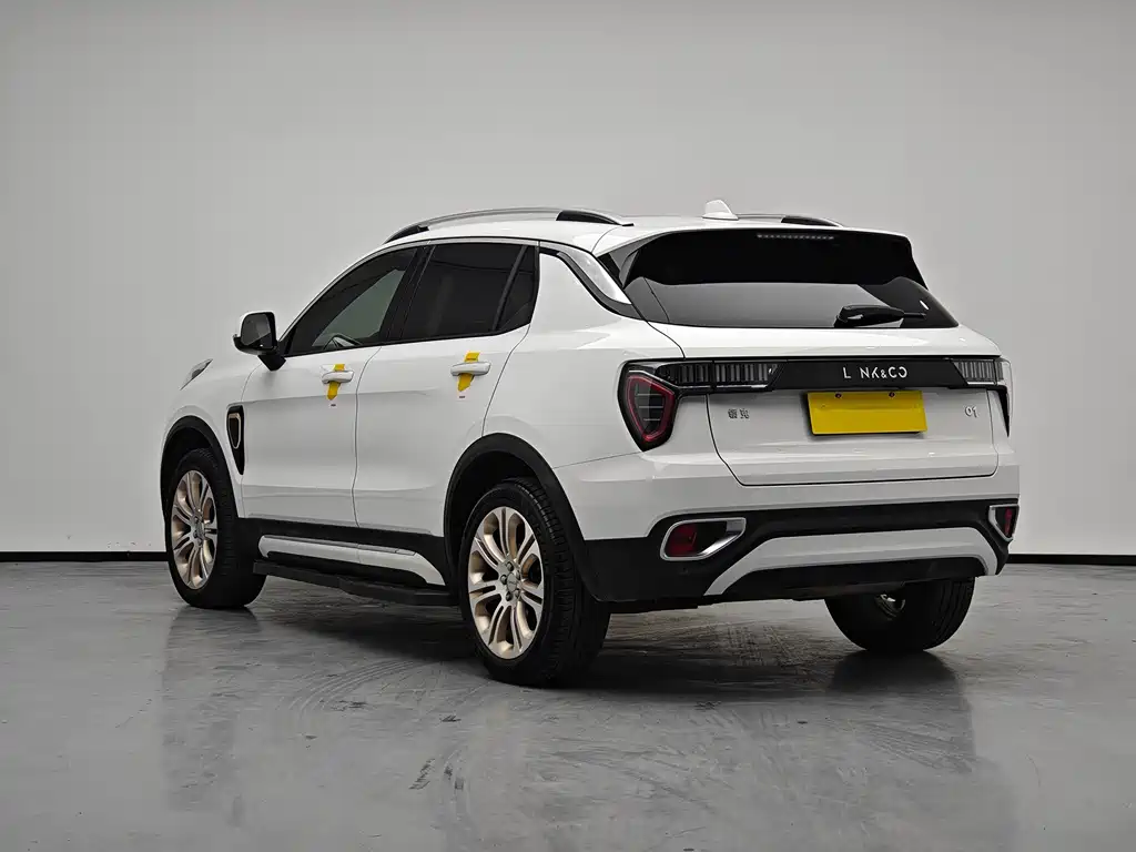 Lynk & Co 01 2017 2.0T Pro