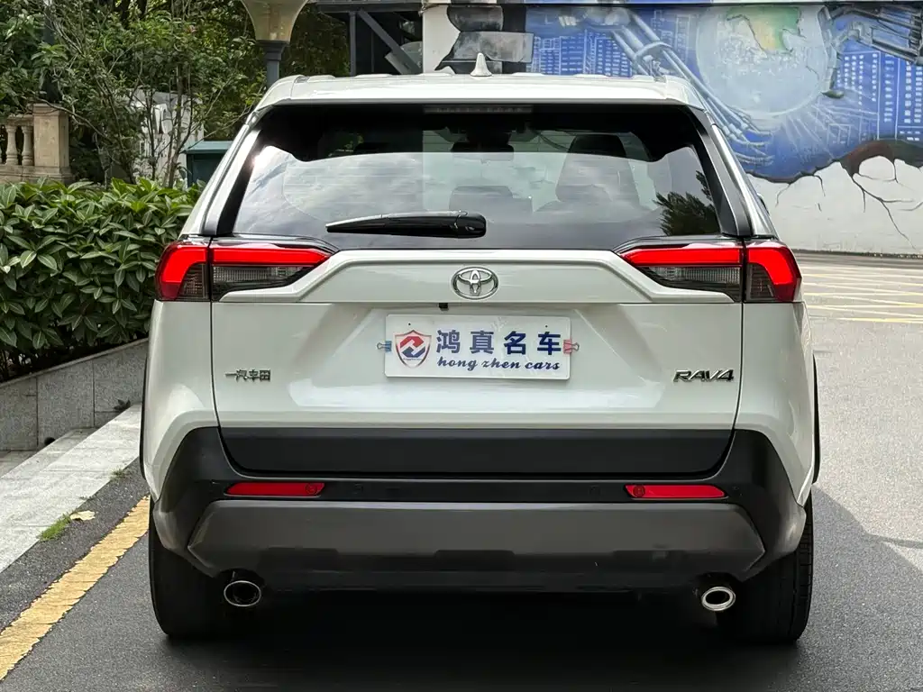 Toyota RAV4 — миниатюра 4