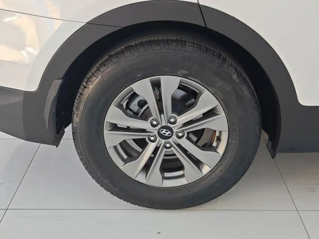 Hyundai Santa Fe — миниатюра 15