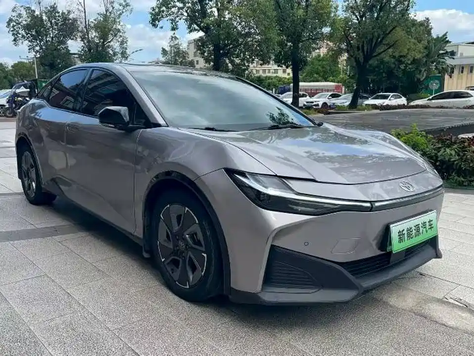 Toyota bZ3 — миниатюра 3