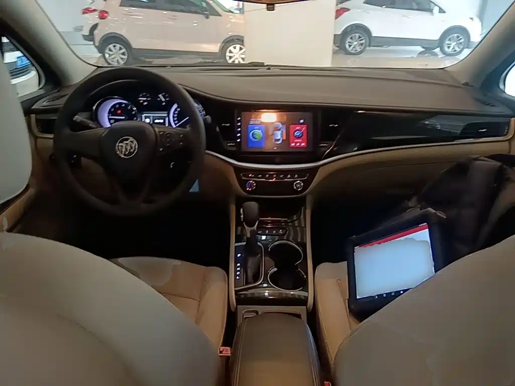 Buick Verano — миниатюра 10