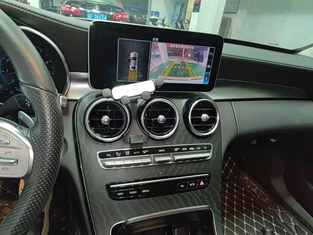 Mercedes-Benz C-Class — миниатюра 13