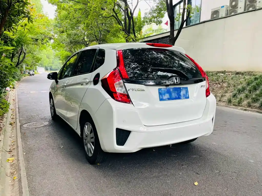 Honda Fit — миниатюра 13
