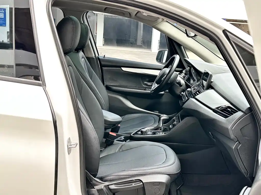 BMW 2 SERIES STATION WAGON