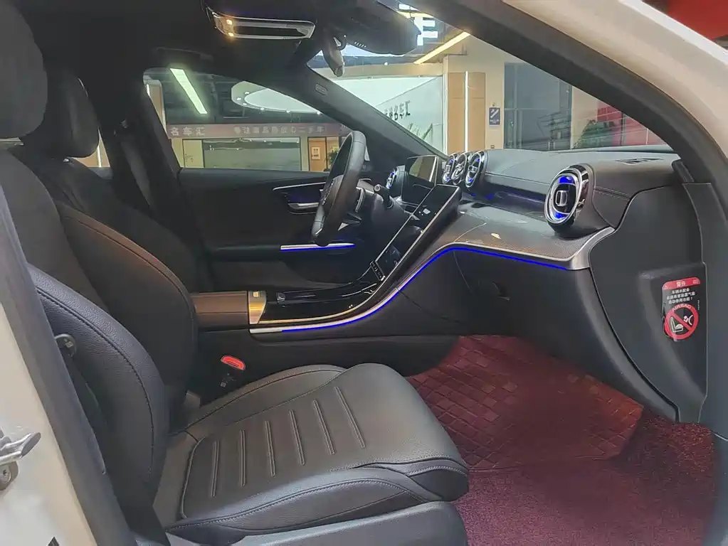 Mercedes-Benz C-Class — миниатюра 13