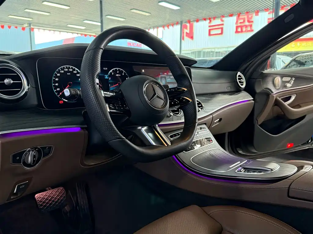 Mercedes-Benz E-Class — миниатюра 6
