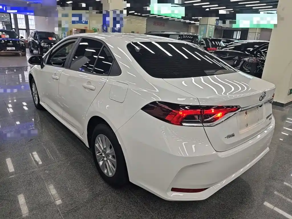 Toyota Corolla — миниатюра 5