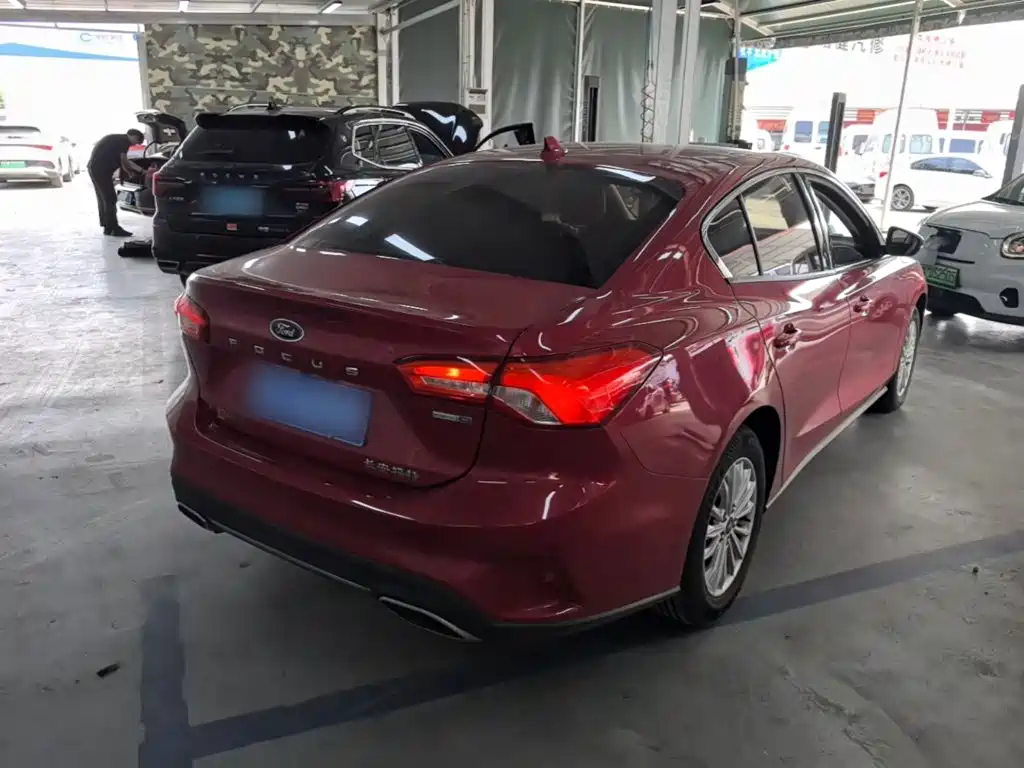 Ford Focus — миниатюра 7