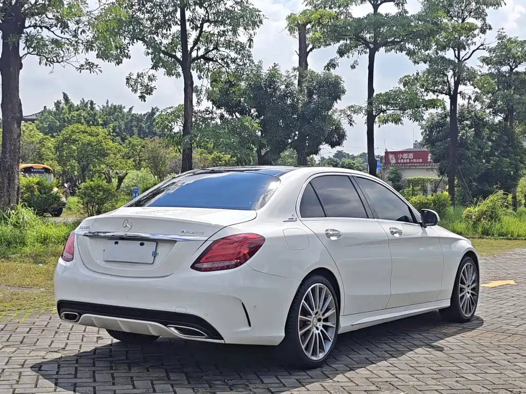 Mercedes-Benz C-Class — миниатюра 15