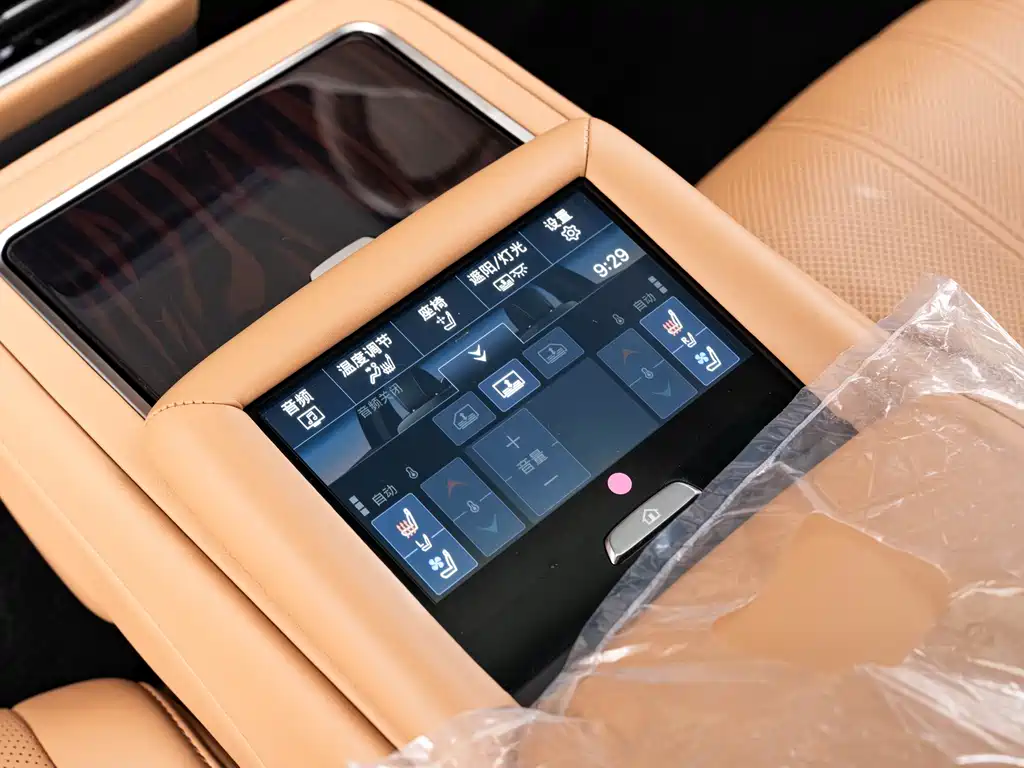 Lexus LS — миниатюра 19