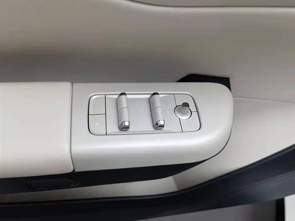 Lynk & Co 07 EM-P 2024 EM-P 126 Halo