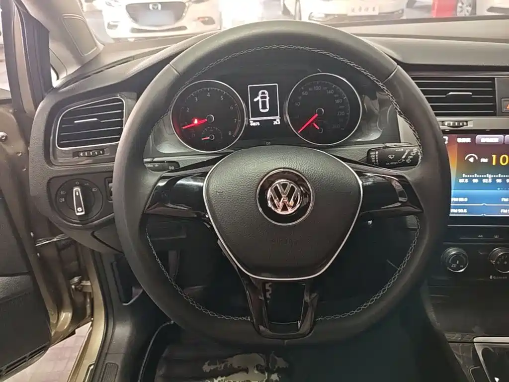 Volkswagen Golf — миниатюра 11