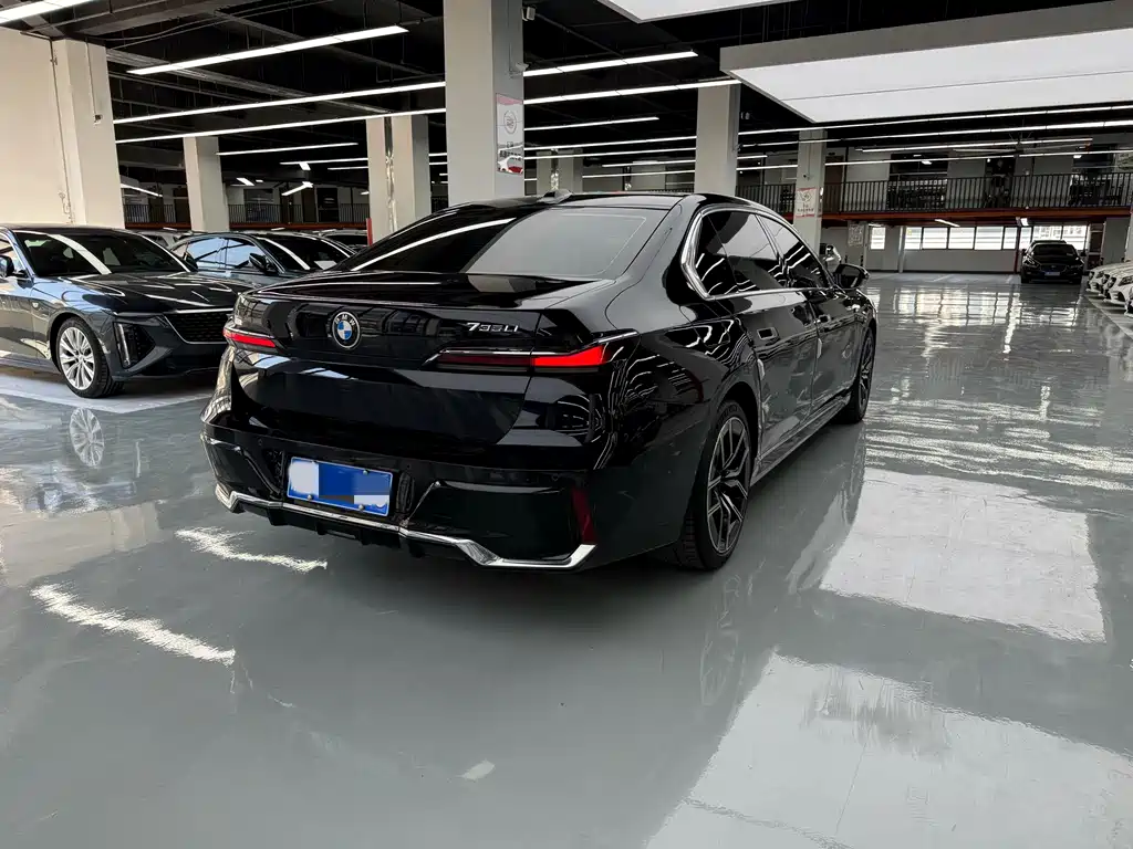 BMW 7 Series — миниатюра 18