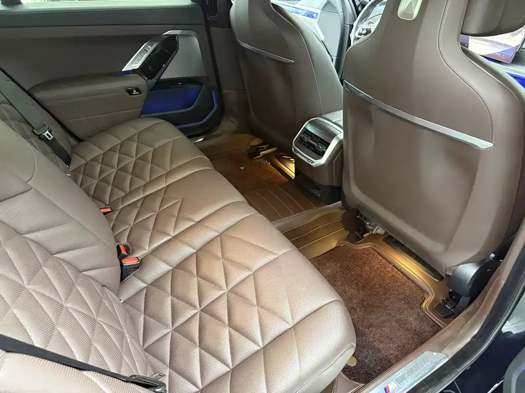 BMW 7 Series — миниатюра 15