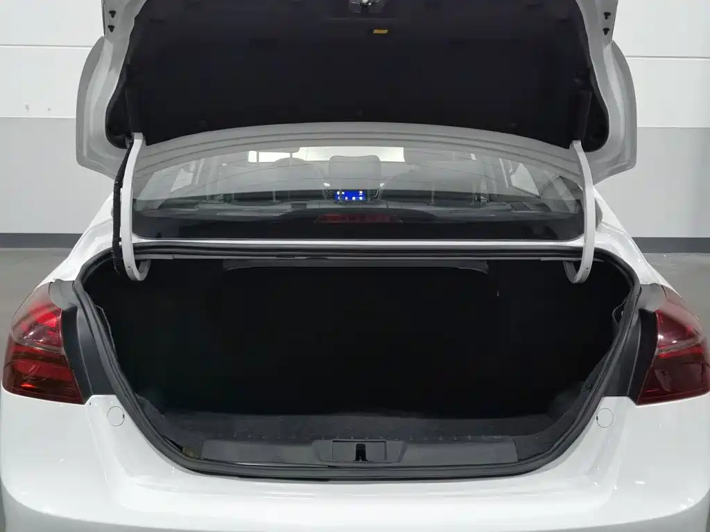 Geely Emgrand — миниатюра 16