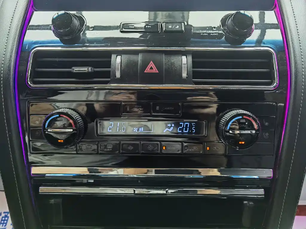 Infiniti QX80 — миниатюра 12