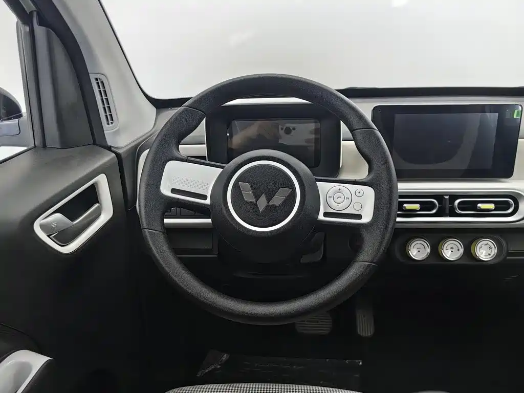 Wuling MINIEV — миниатюра 11