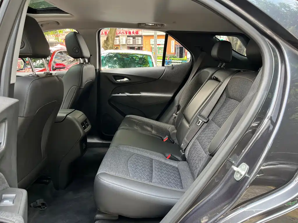 Chevrolet Equinox — миниатюра 10