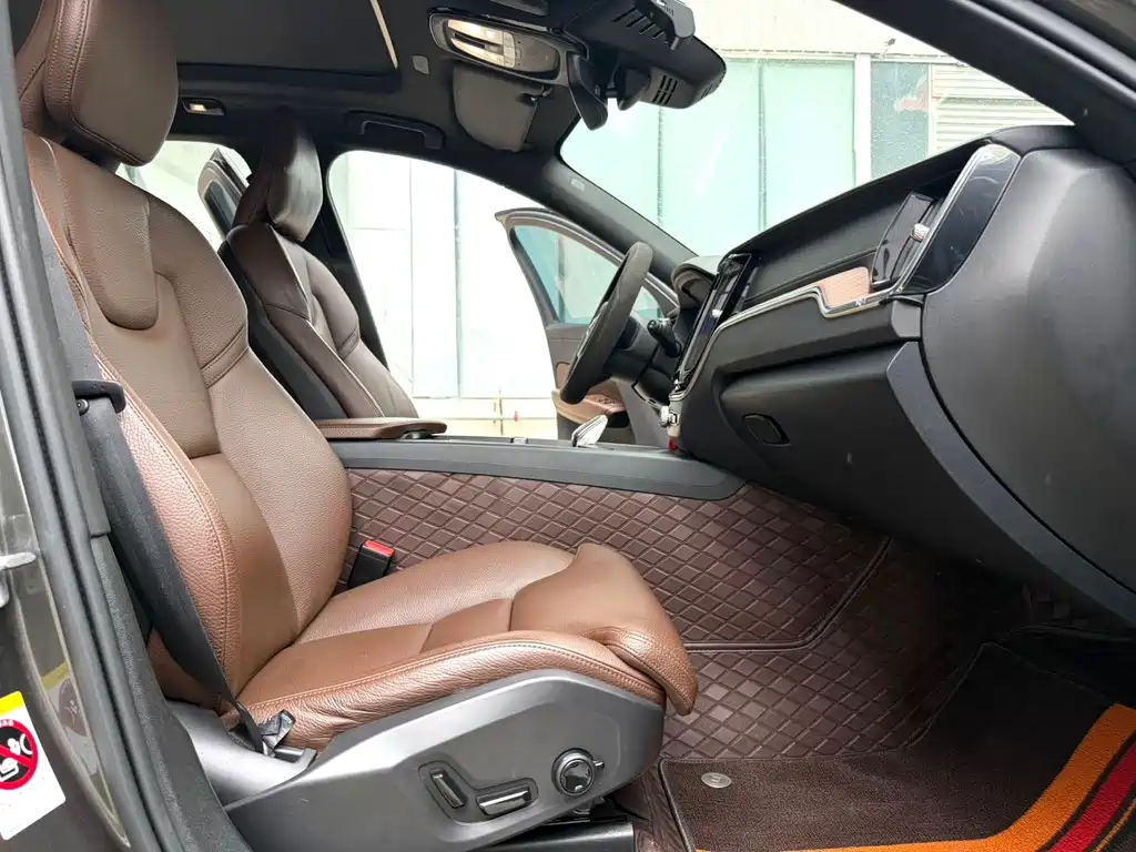 Volvo XC60 — миниатюра 15