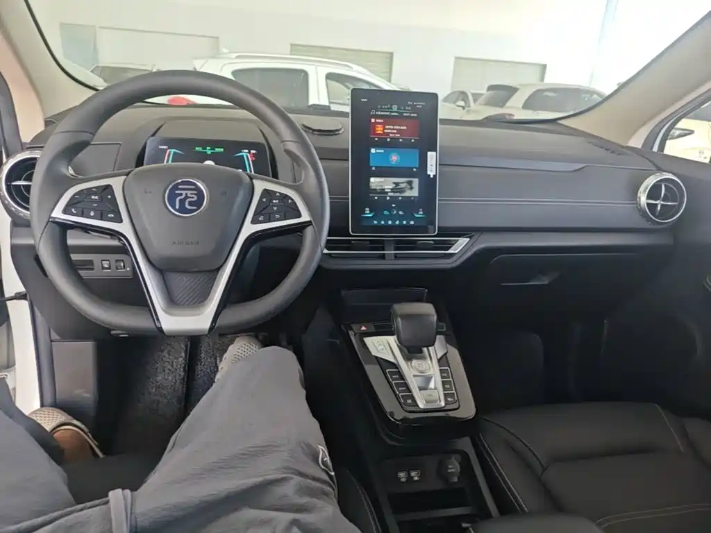 BYD Yuan EV — миниатюра 10