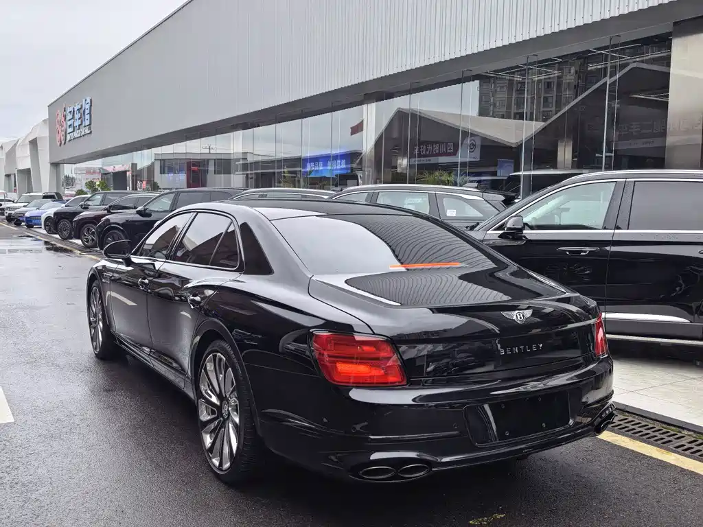 Bentley Flying Spur — миниатюра 3