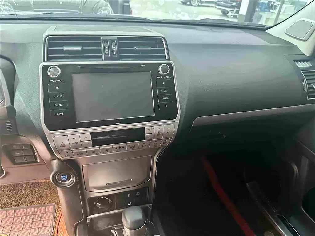 Toyota Prado — миниатюра 10