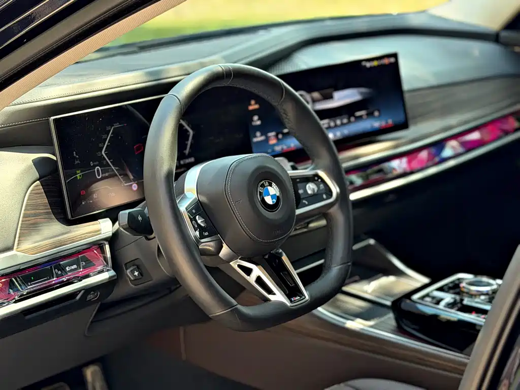 BMW 7 Series — миниатюра 4