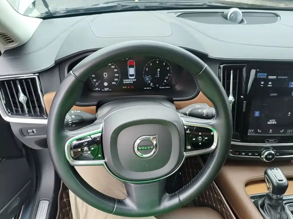 Volvo S90 — миниатюра 11