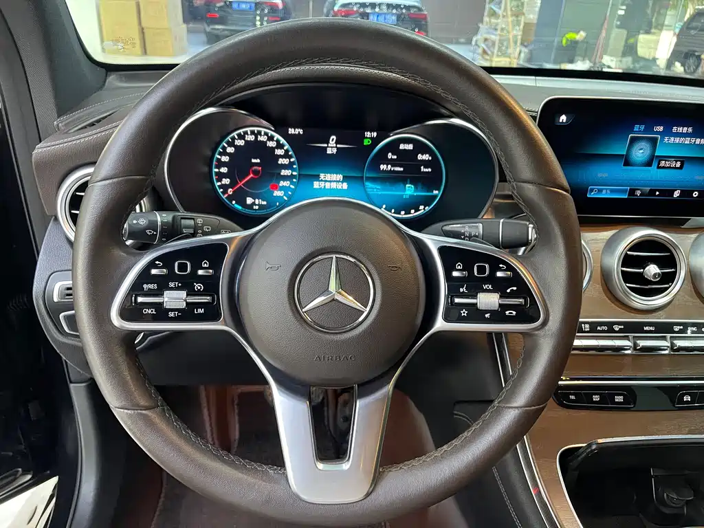 MERCEDES-BENZ GLC