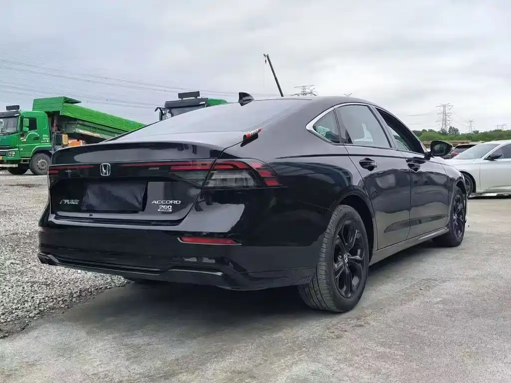 Honda Accord — миниатюра 9