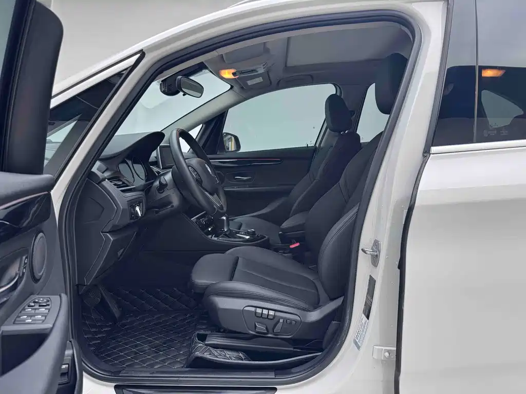 BMW 2 Series Active Tourer 218i Premium Type Sport Package, фото 8
