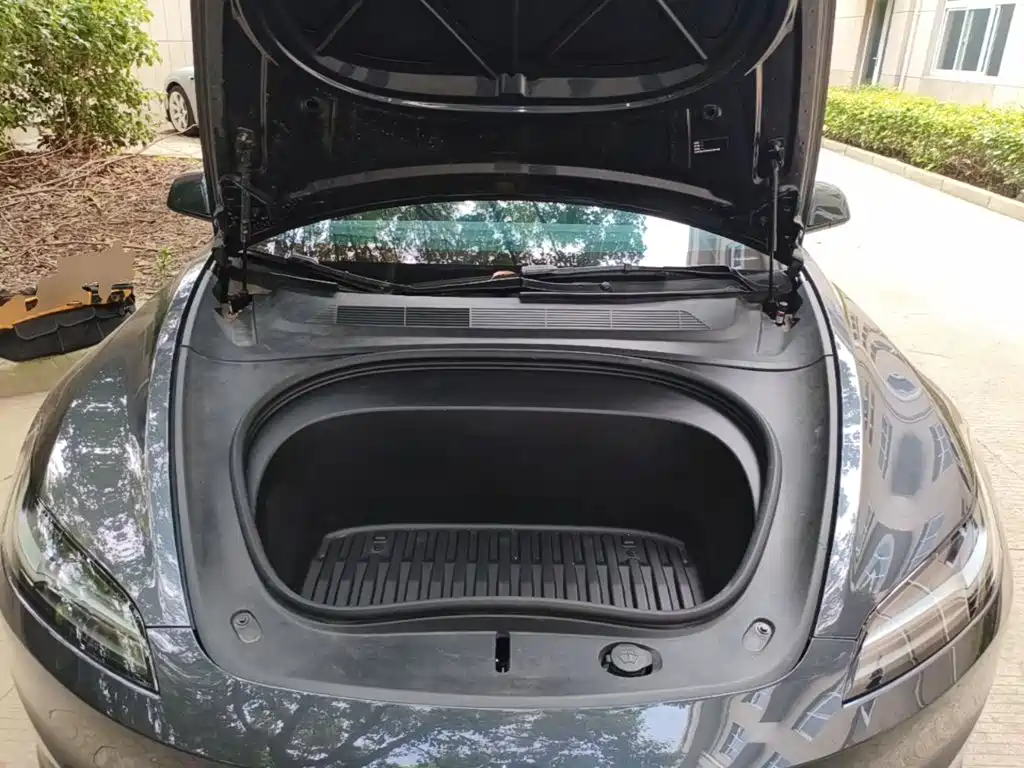 Tesla Model 3 — миниатюра 20