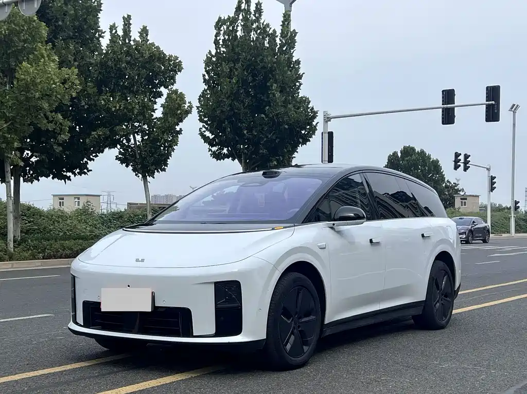 Li Auto Li i8