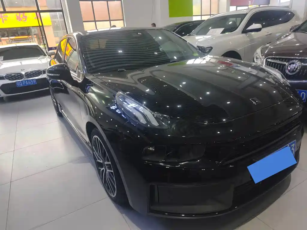 Купить Lynk & Co 03