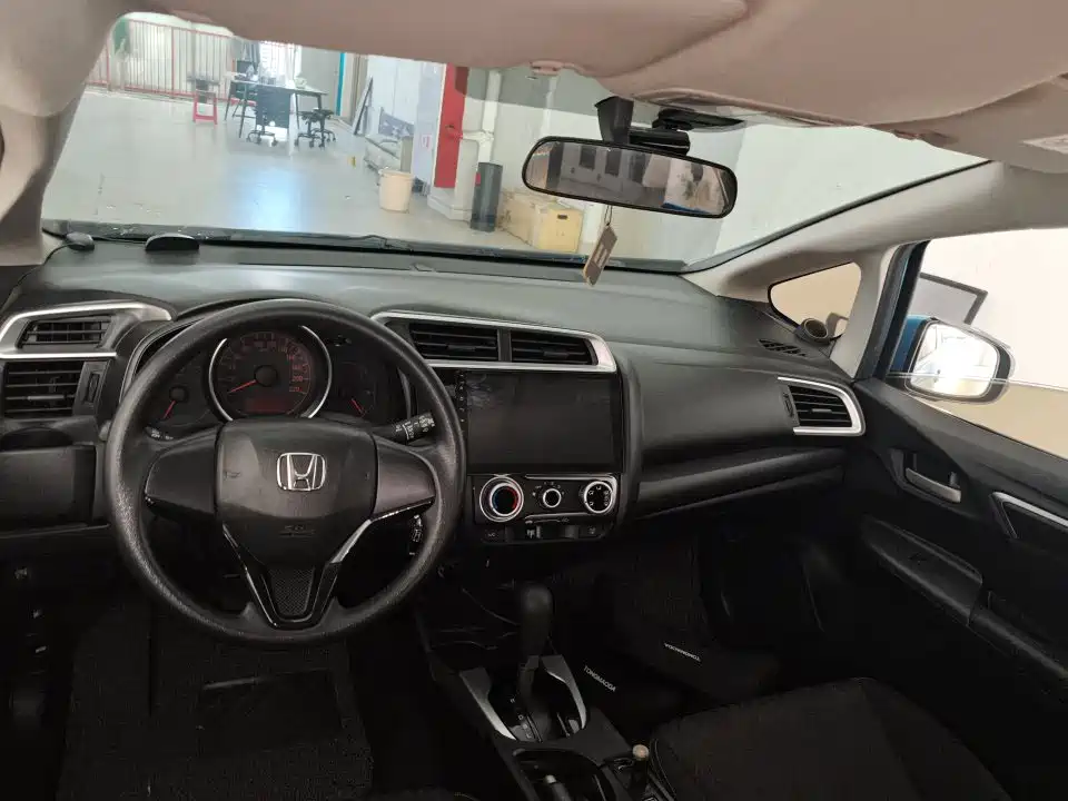 Honda Fit — миниатюра 5