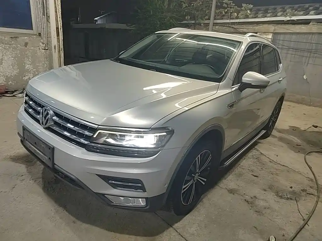 Volkswagen Tiguan L — миниатюра 2