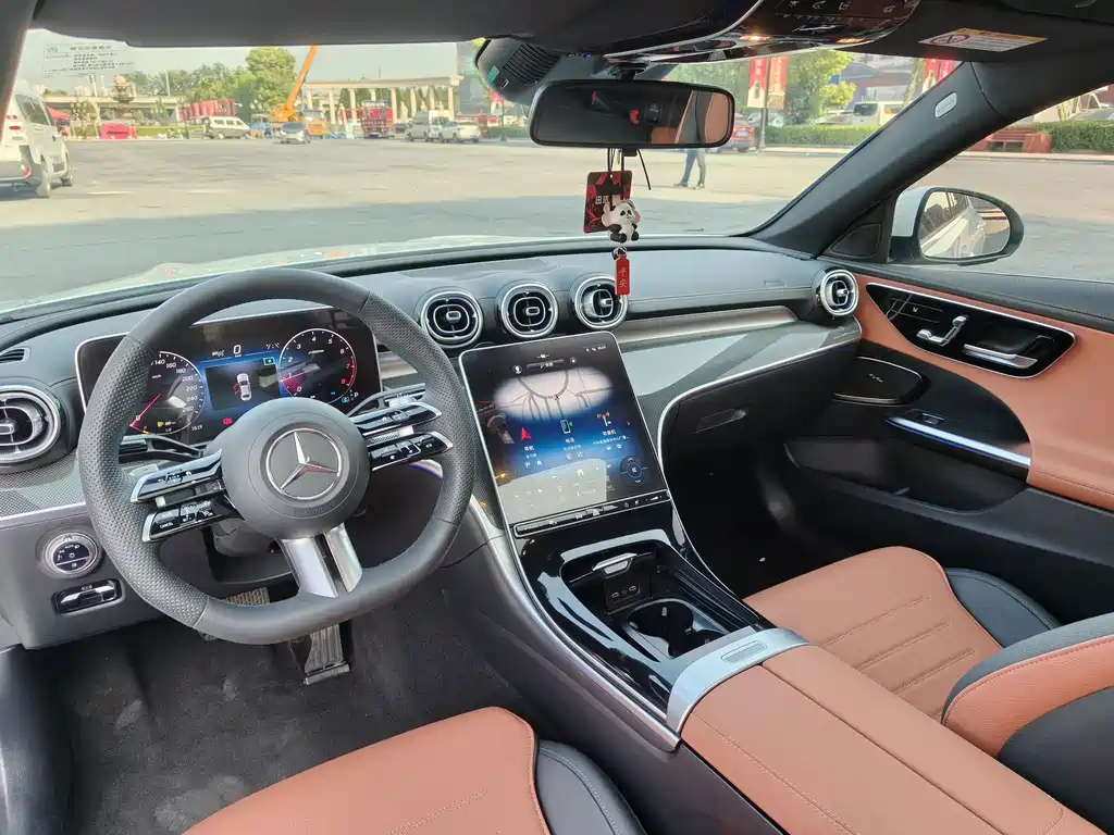 Mercedes-Benz C-Class — миниатюра 12