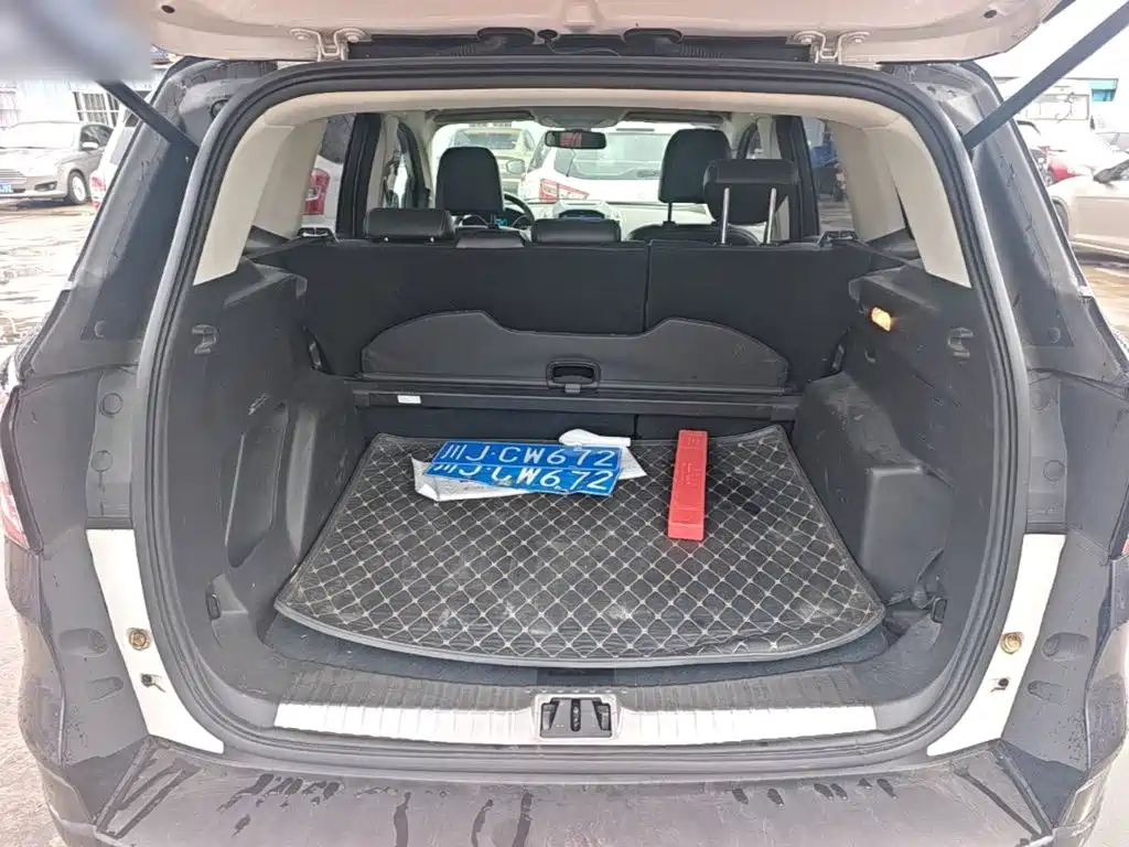 Ford Kuga — миниатюра 19