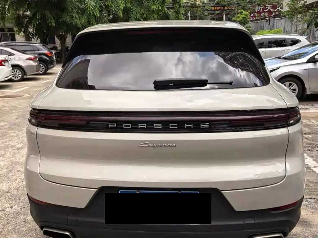 Porsche Cayenne — миниатюра 3