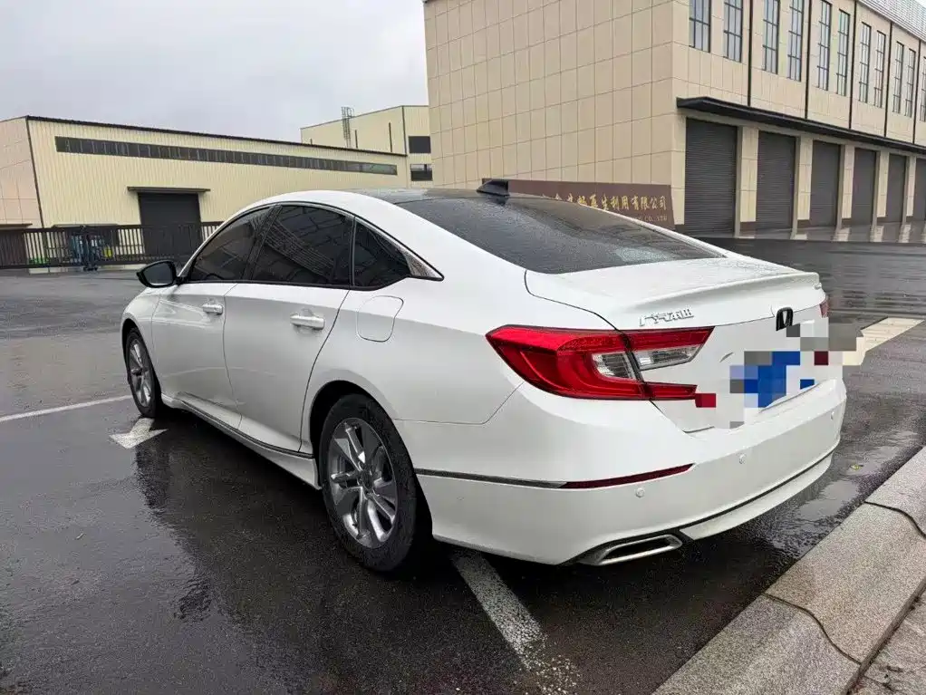 Honda Accord — миниатюра 6
