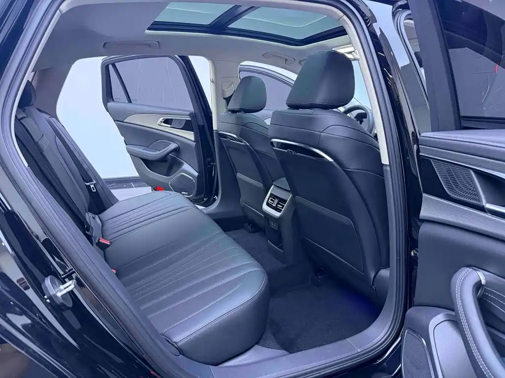 Hongqi Hongqi H5 — миниатюра 16