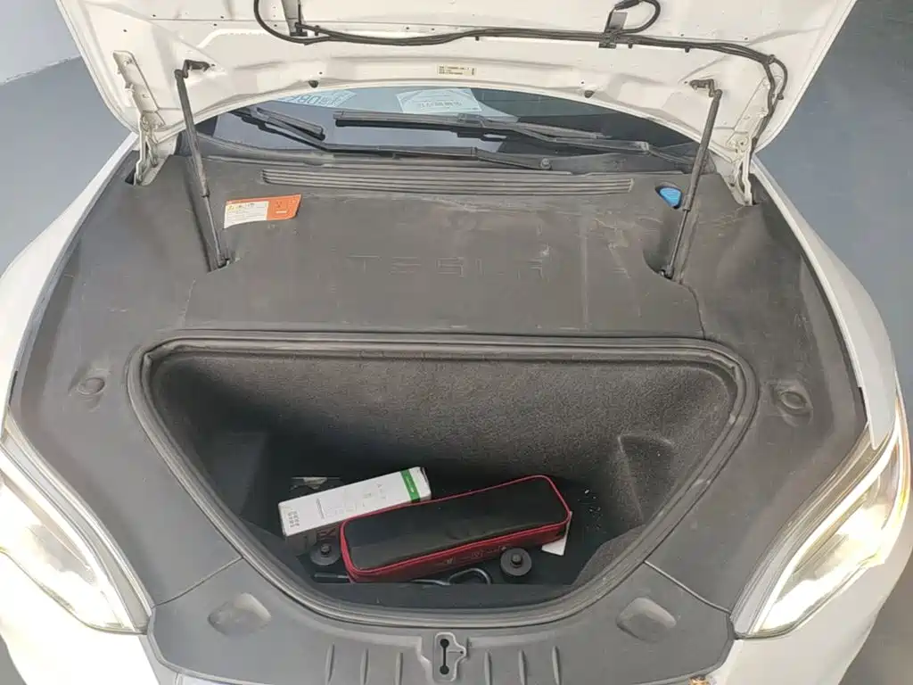 Tesla Model S — миниатюра 20